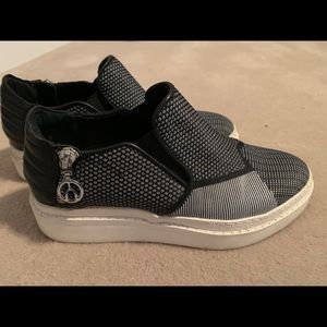 Wishbone collection zipper shoes